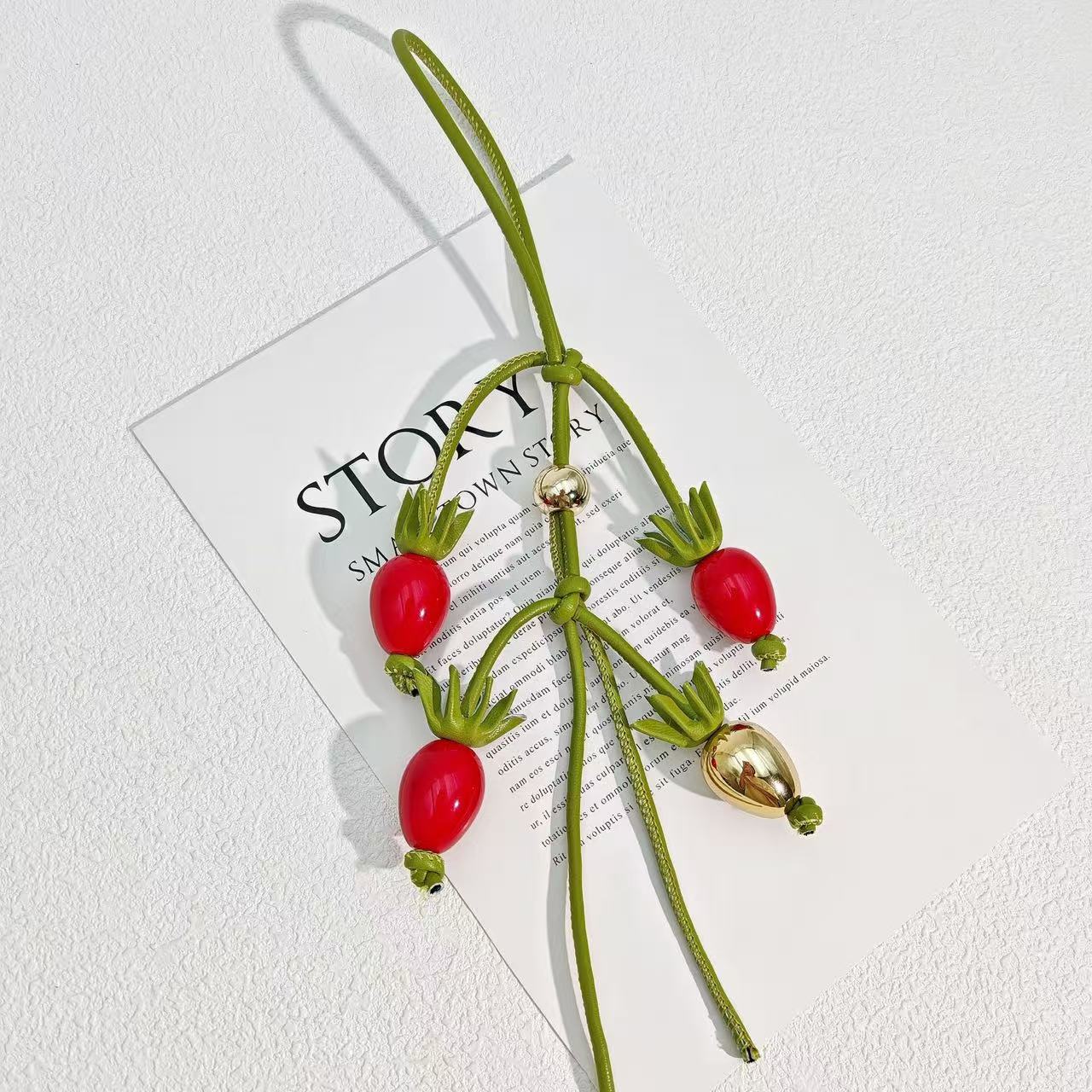 تعليقة حقيبة يد نسائية من جلد  - مراجعة Women'S Accessories Loewe وسعره